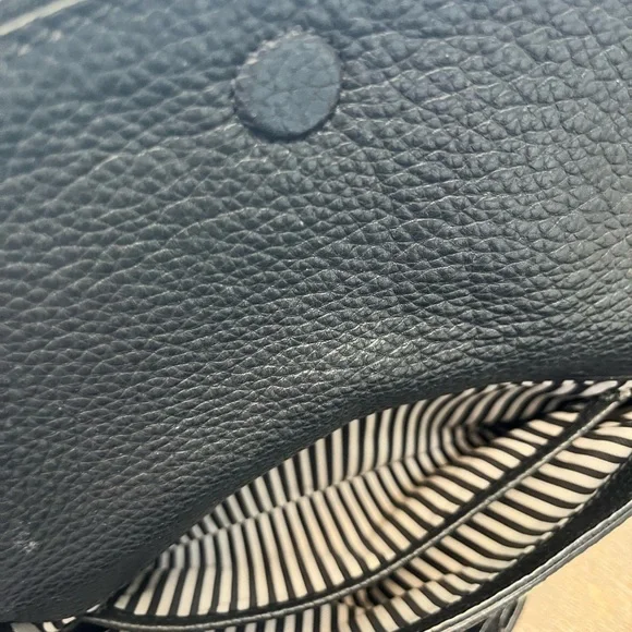 Kate Spade Black Leather Crossbody Zip Top Black Bag Pockets 9”X 6” X2” 44”strap - Picture 6 of 6